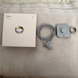 Oura Ring in Gold with Charging Set